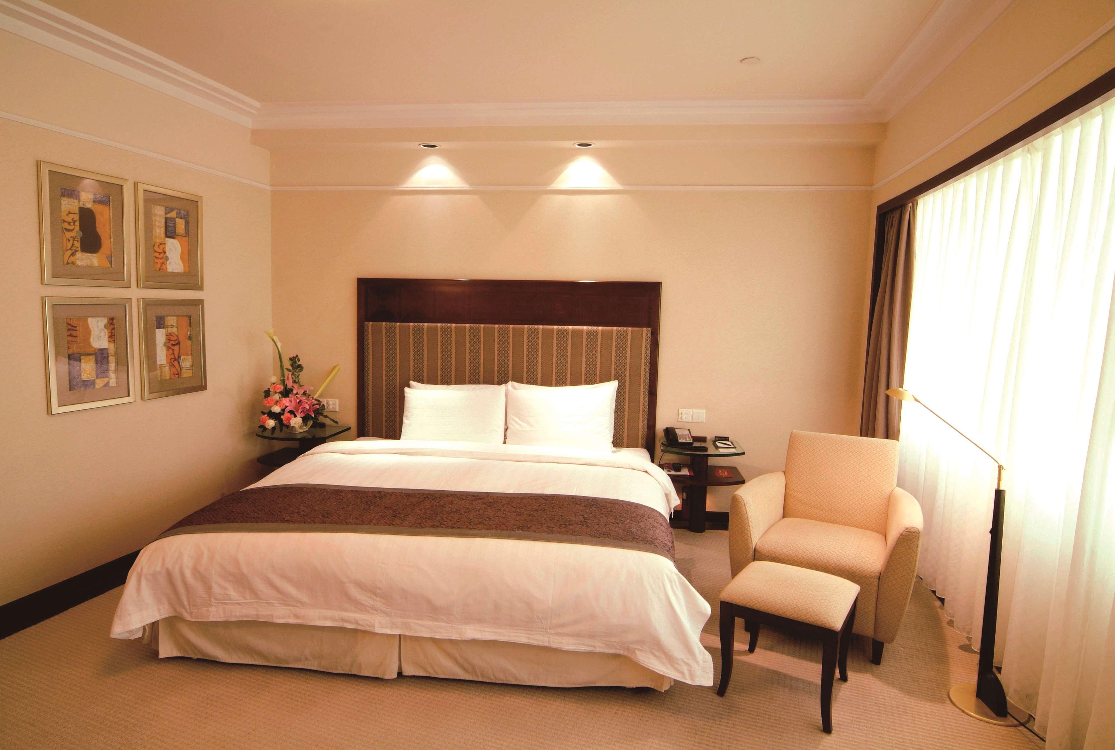 Howard Johnson Ginwa Plaza Hotel Xi'an  Exterior photo